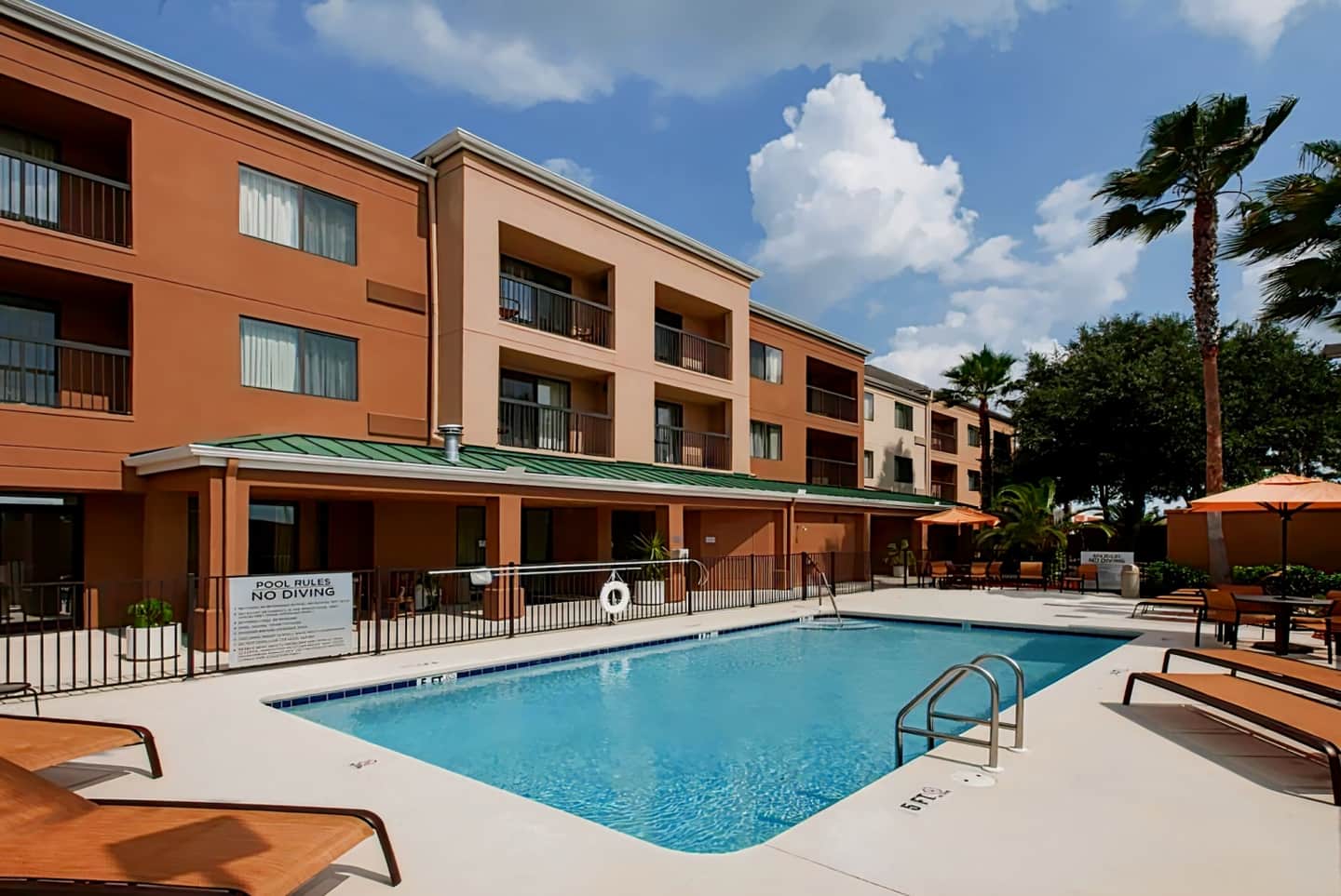 Courtyard Lakeland