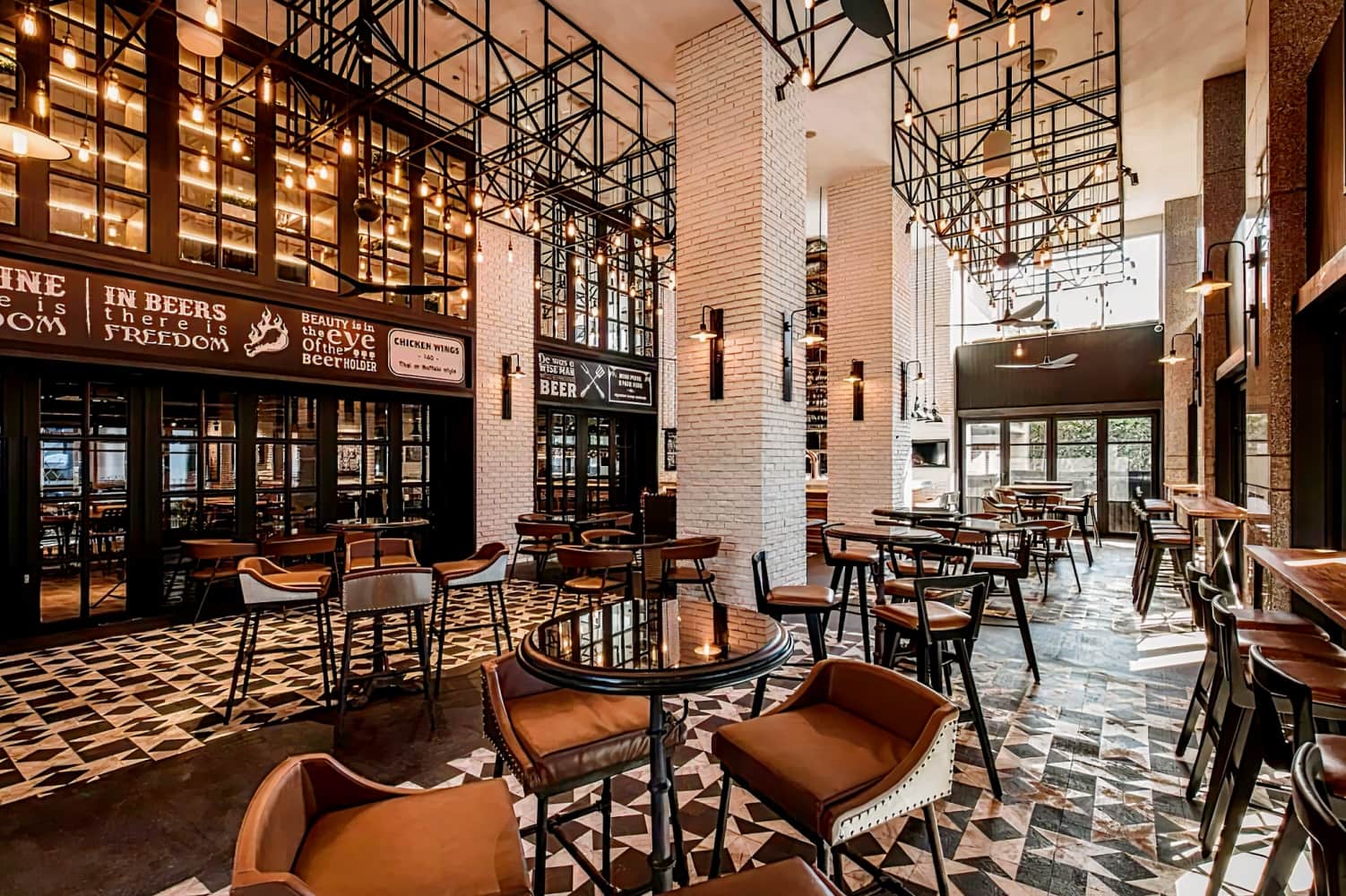 Holiday inn Bangkok, an IHG Hotel