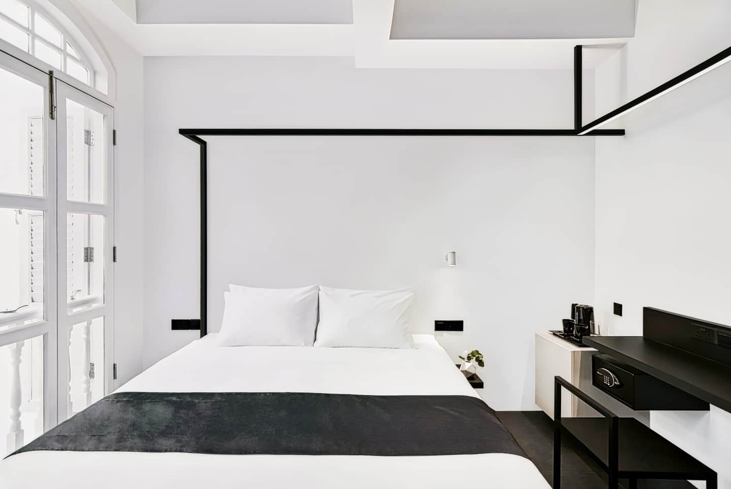 Hotel Mono (SG Clean)