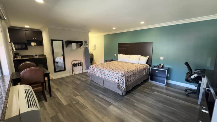 Garden Inn & Suites