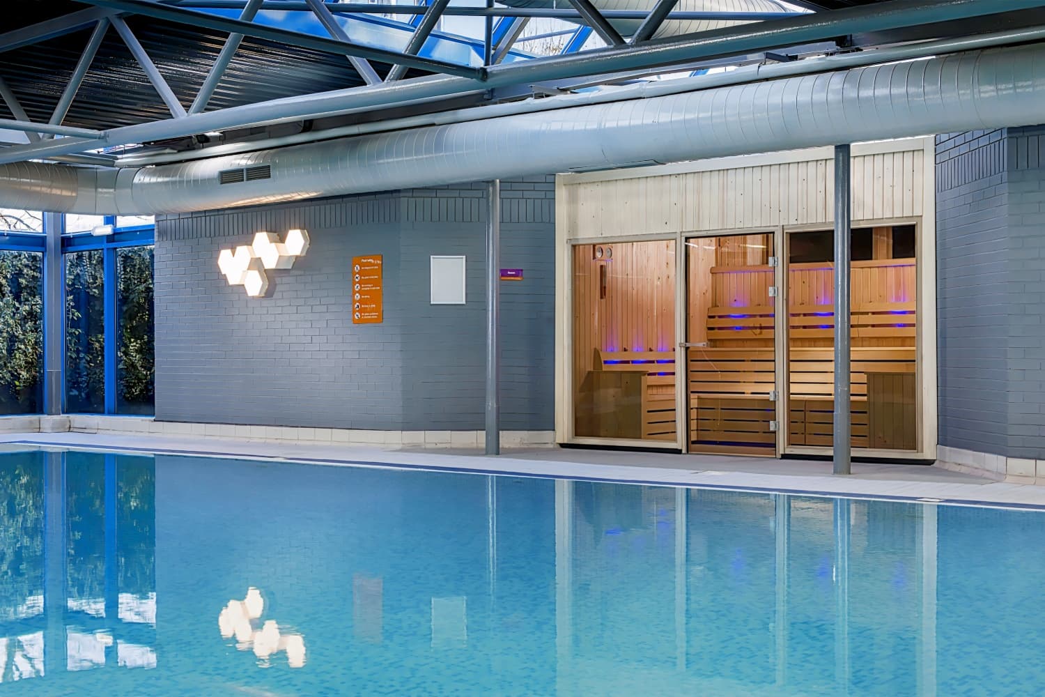 Radisson RED Heathrow