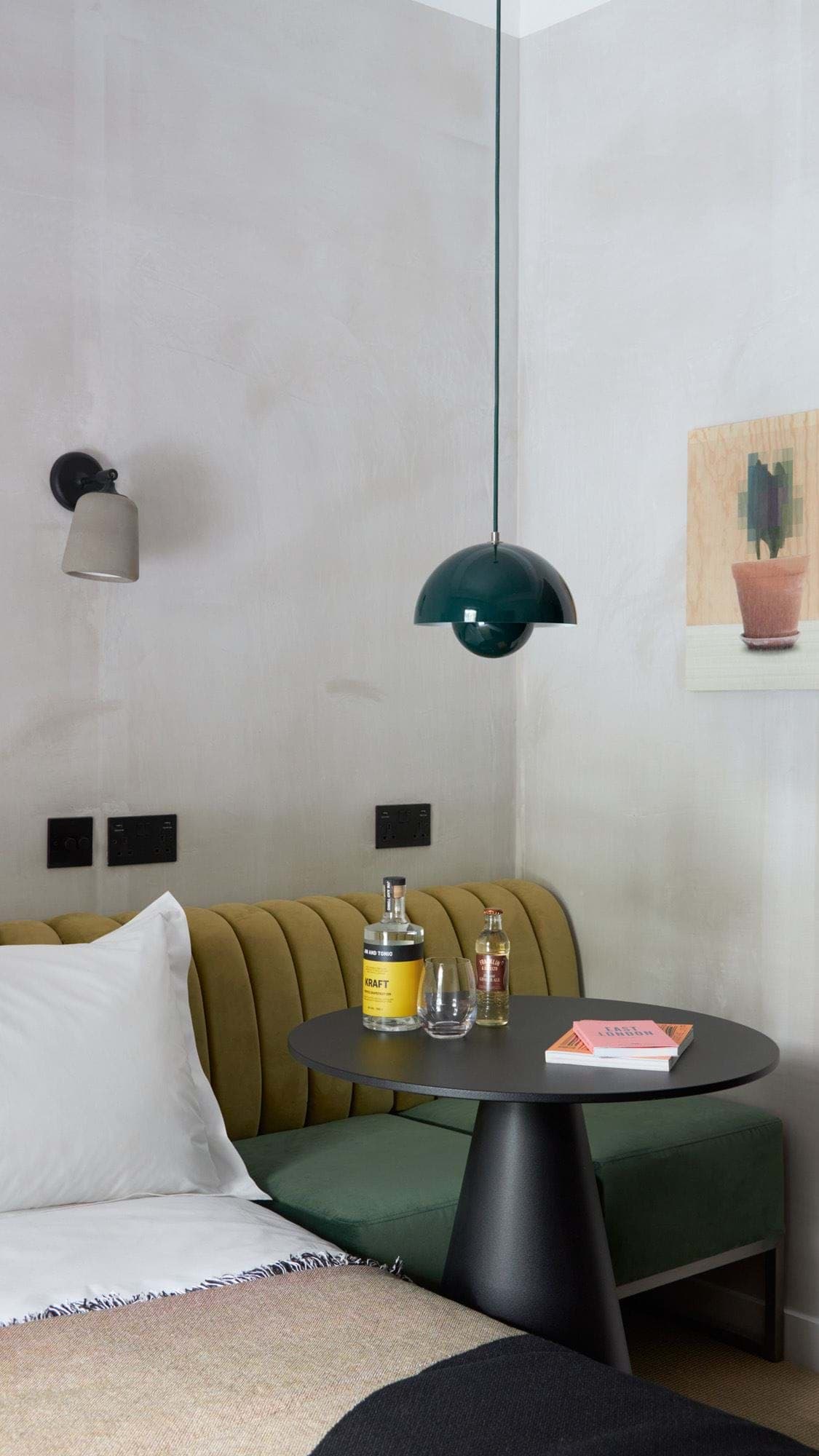 London Kingsland Locke