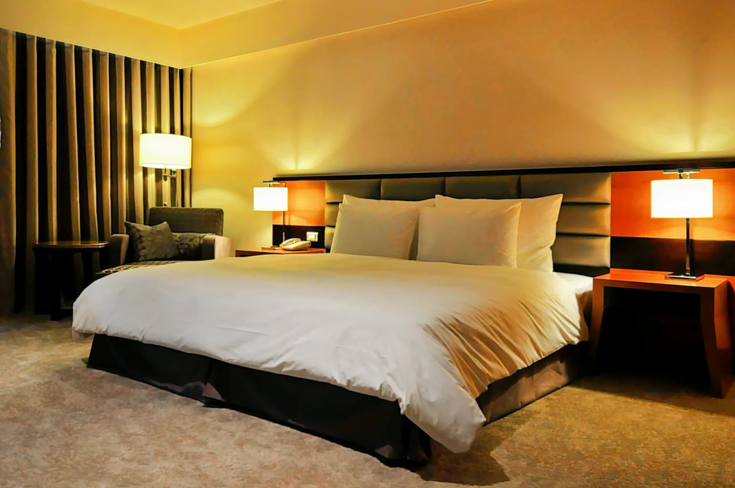 尊爵天際大飯店 Monarch Skyline Hotel