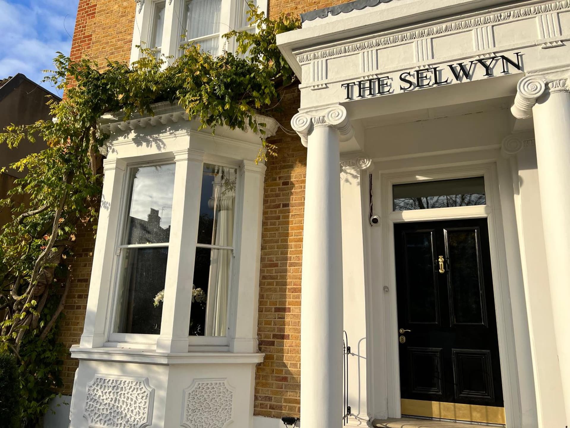 The Selwyn Hotel