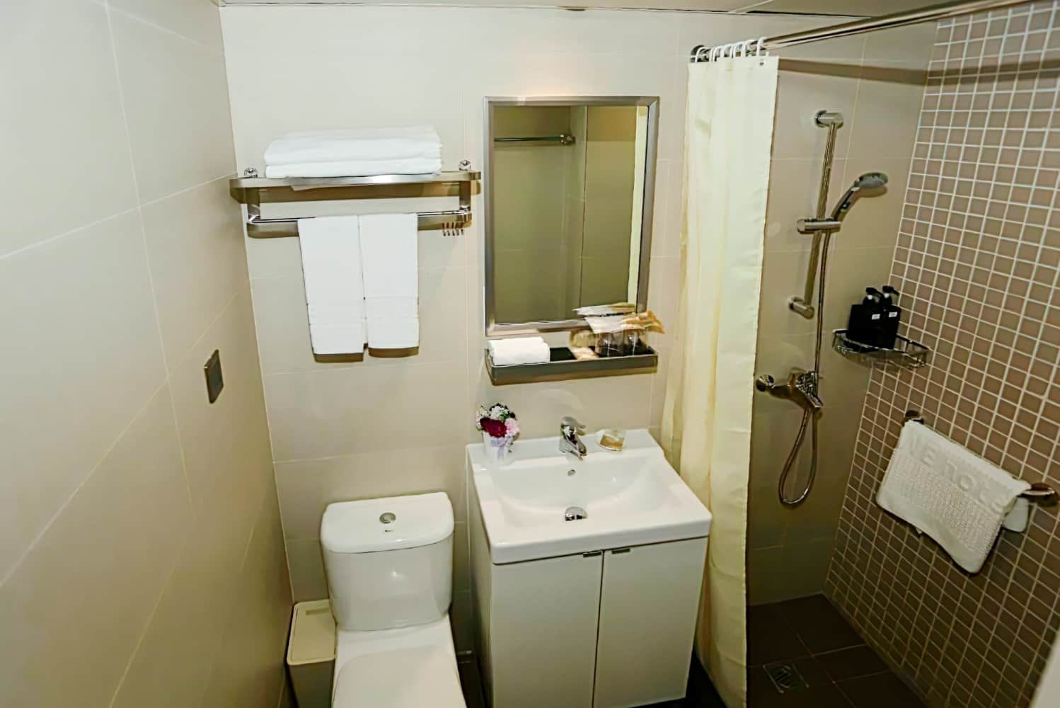WE Hotel