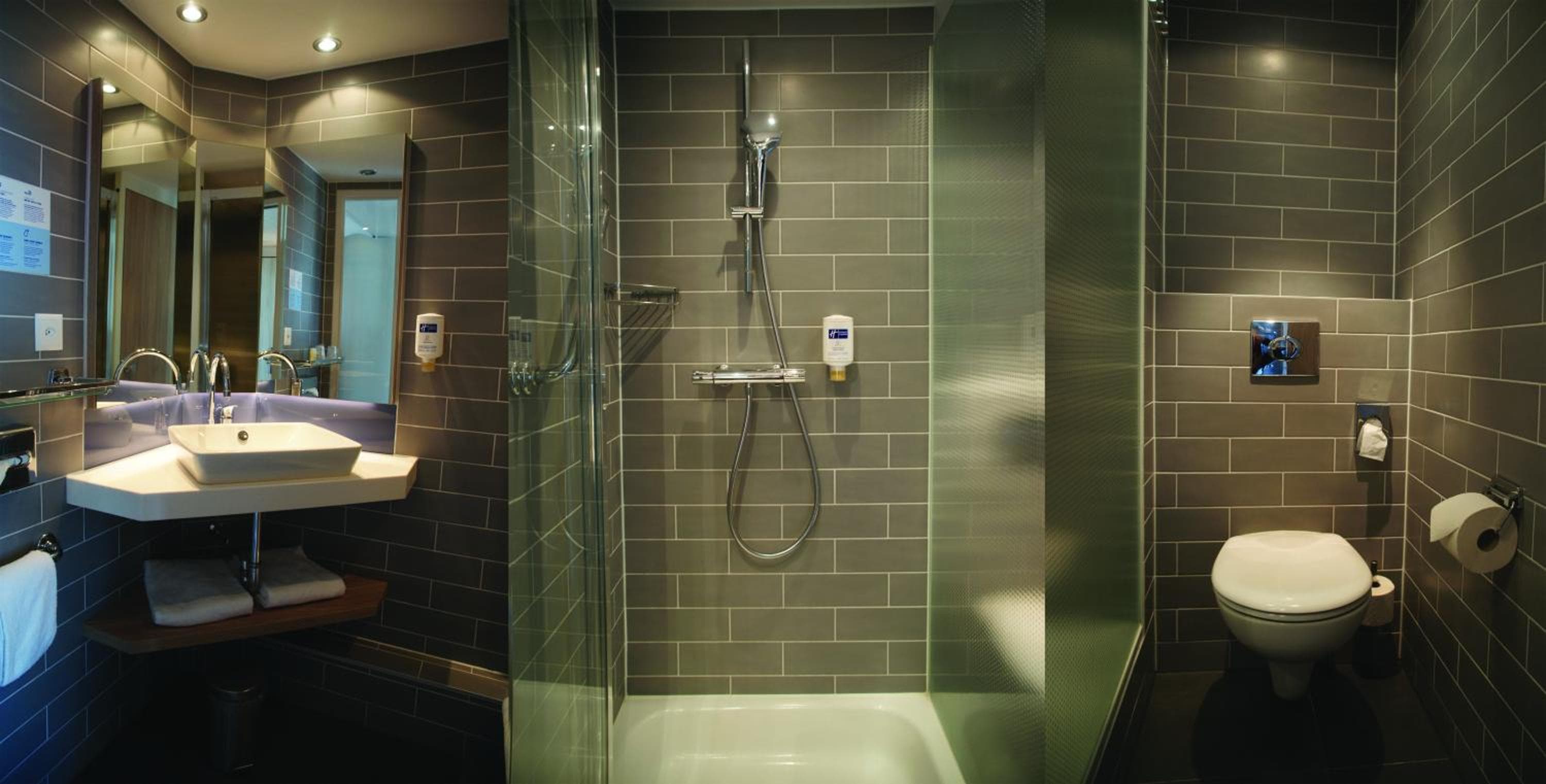 Holiday Inn Express Zürich Airport, an IHG Hotel