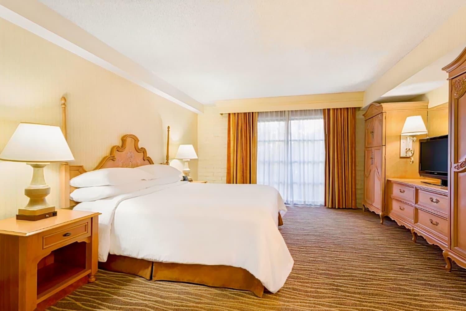 Embassy Suites by Hilton Phoenix Airport