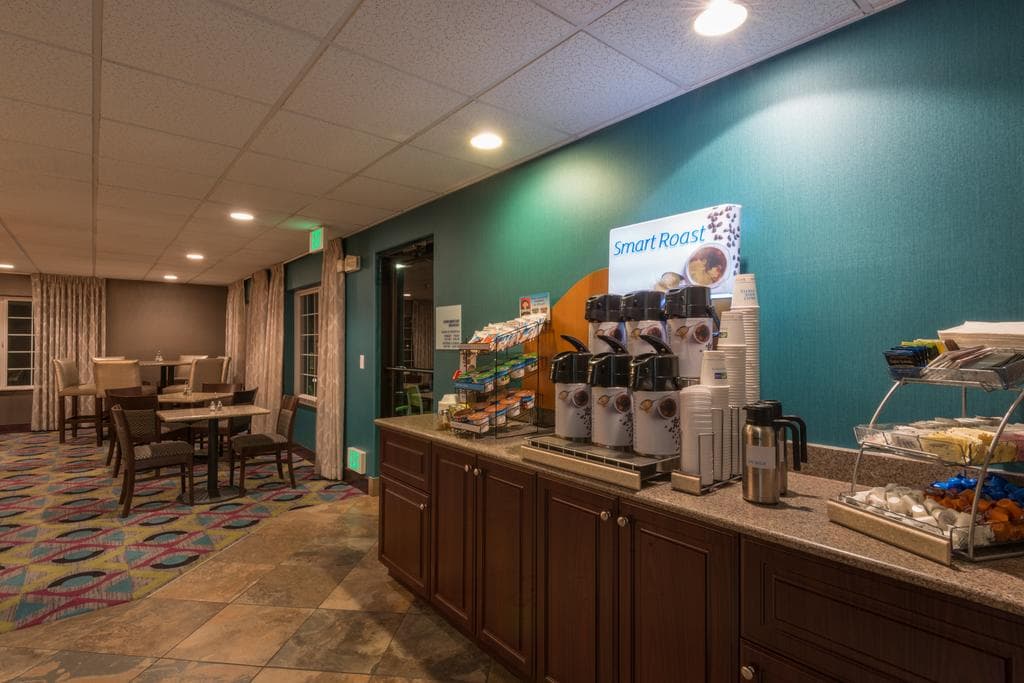 Holiday Inn Express & Suites Wheat Ridge-Denver West