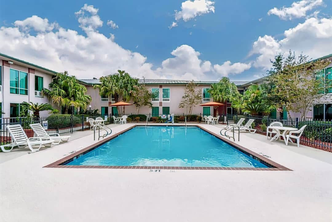 Ramada by Wyndham Luling