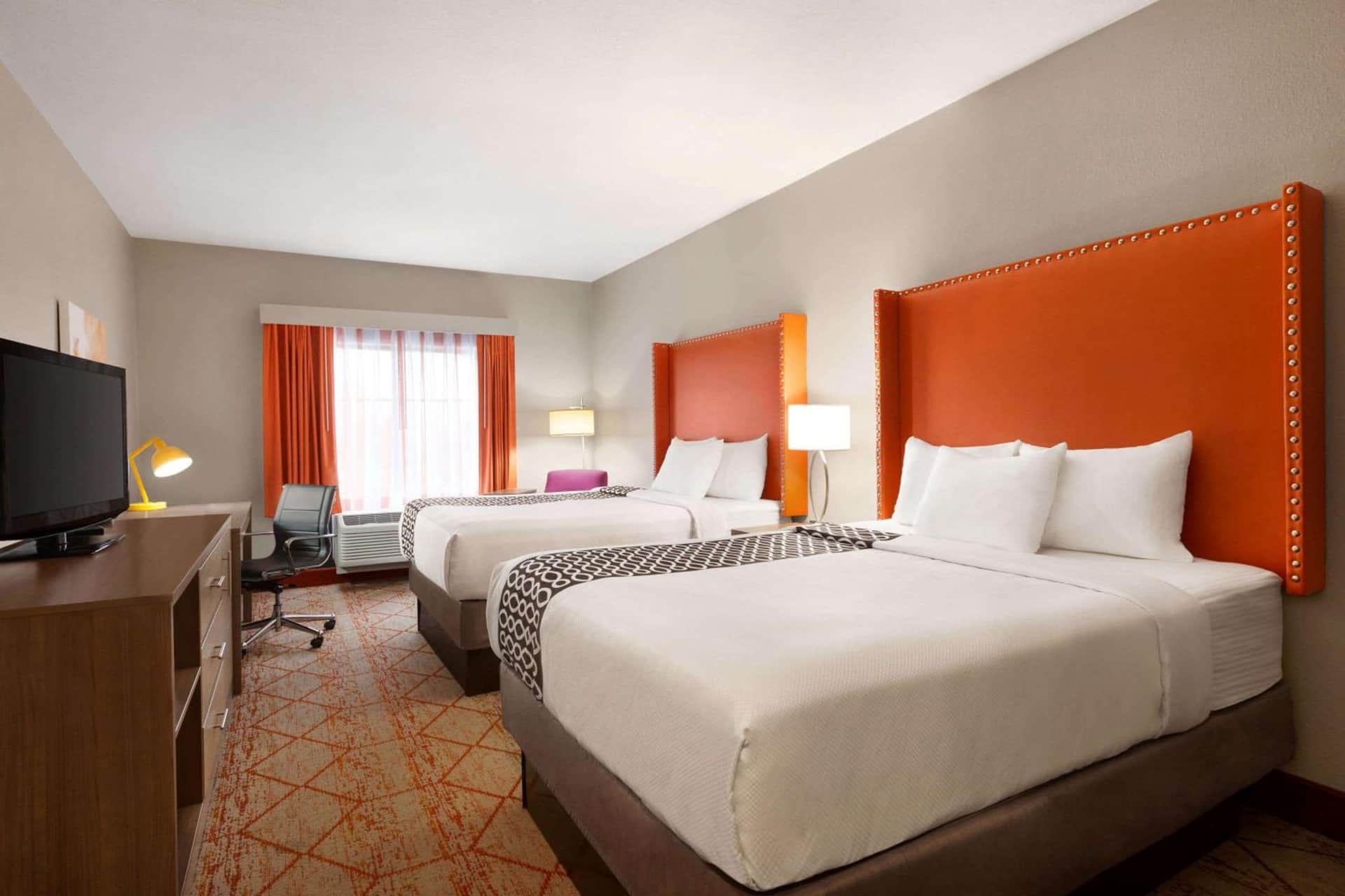 La Quinta Inn & Suites by Wyndham Lackawanna