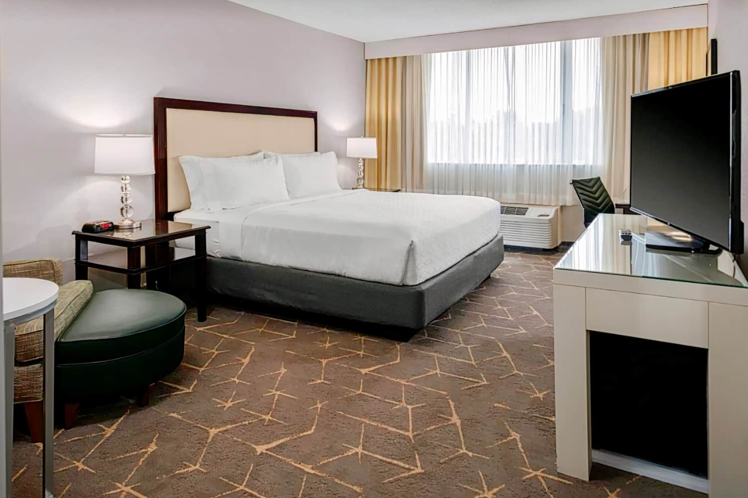 Holiday Inn & Suites Marlborough
