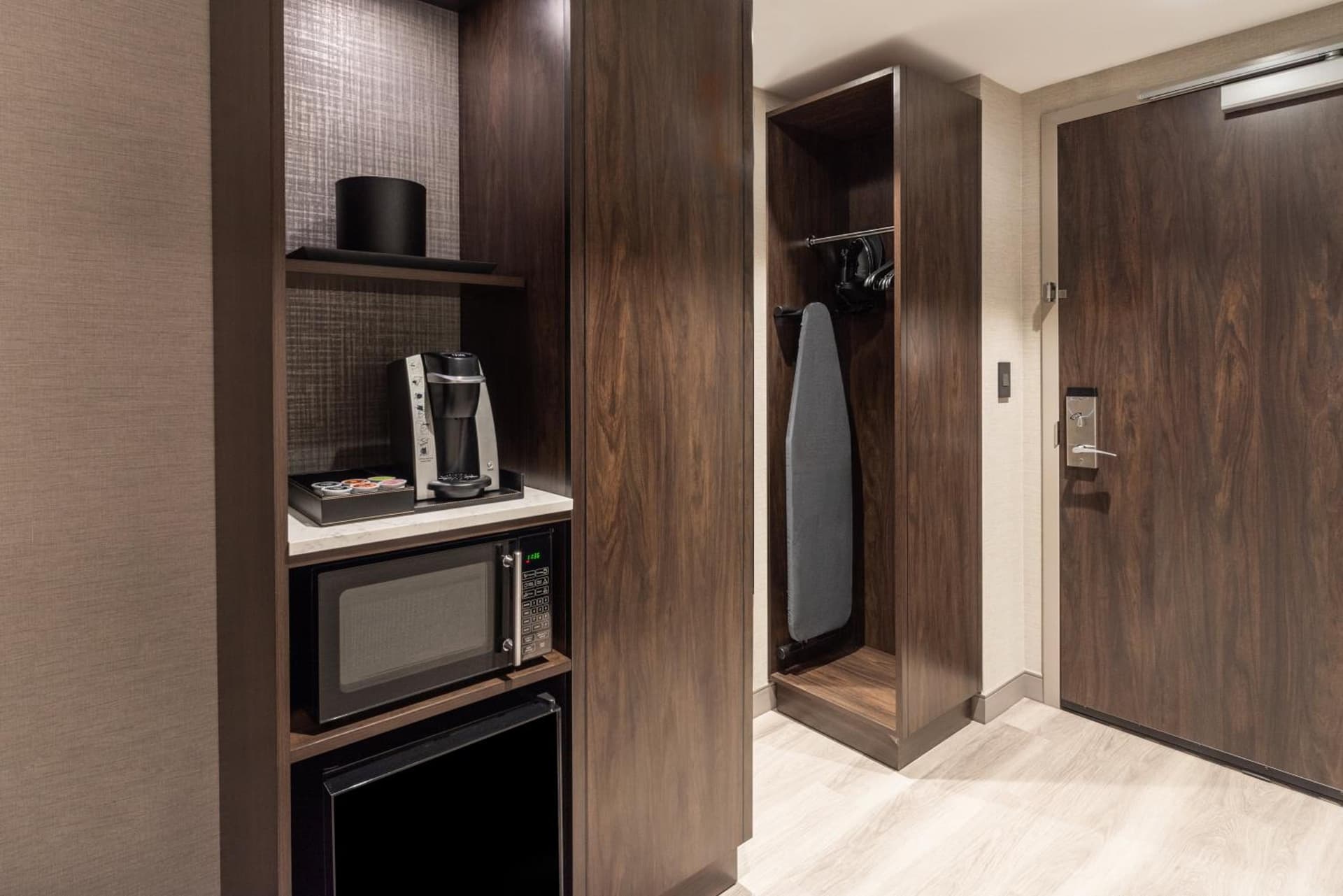 Holiday Inn Boston Logan Airport - Chelsea
