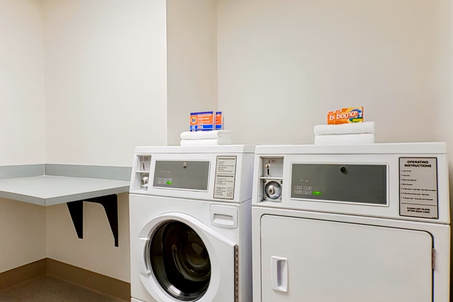 Holiday Inn Express and Suites Cincinnati Redbank