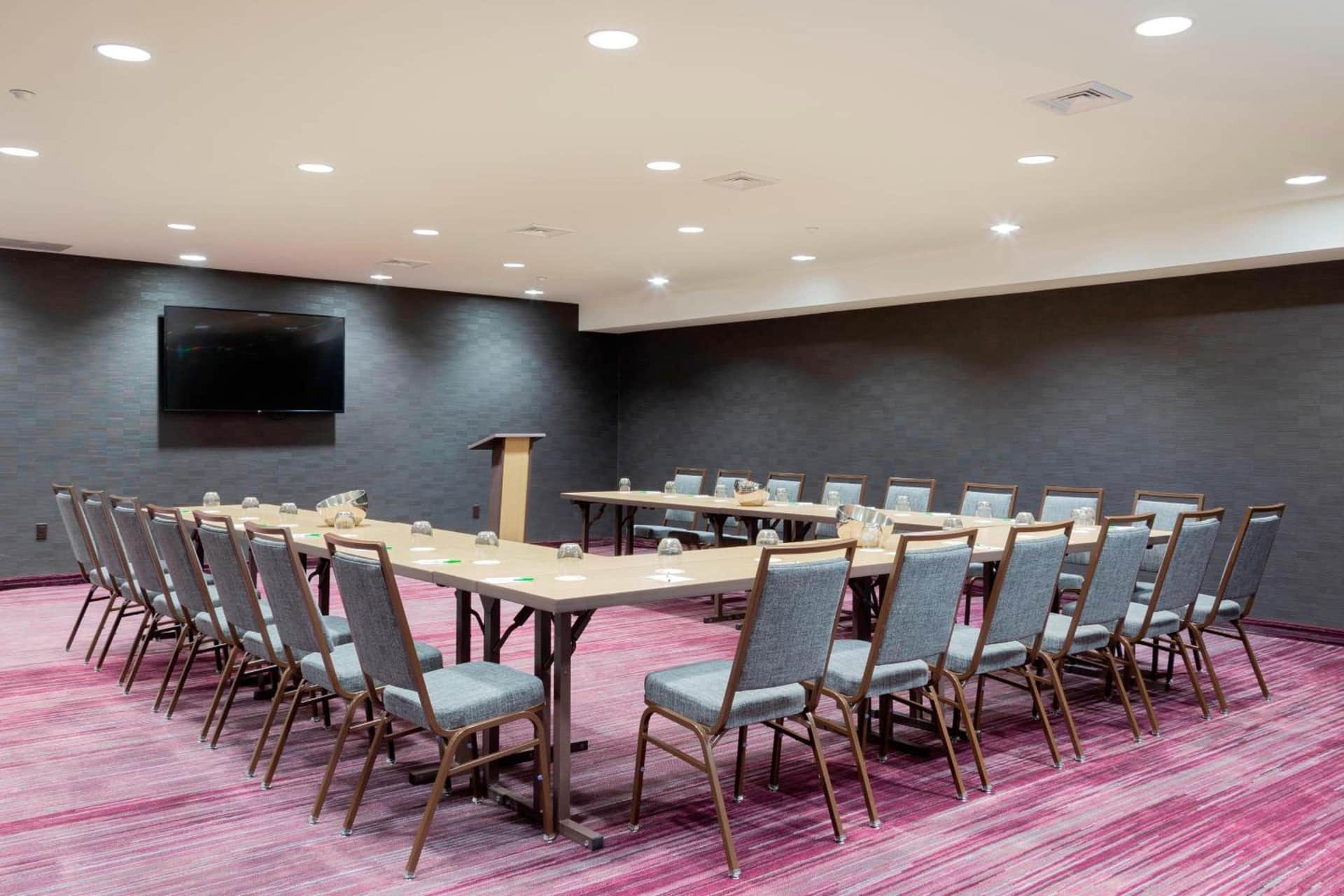 Courtyard by Marriott New York Queens/Fresh Meadows