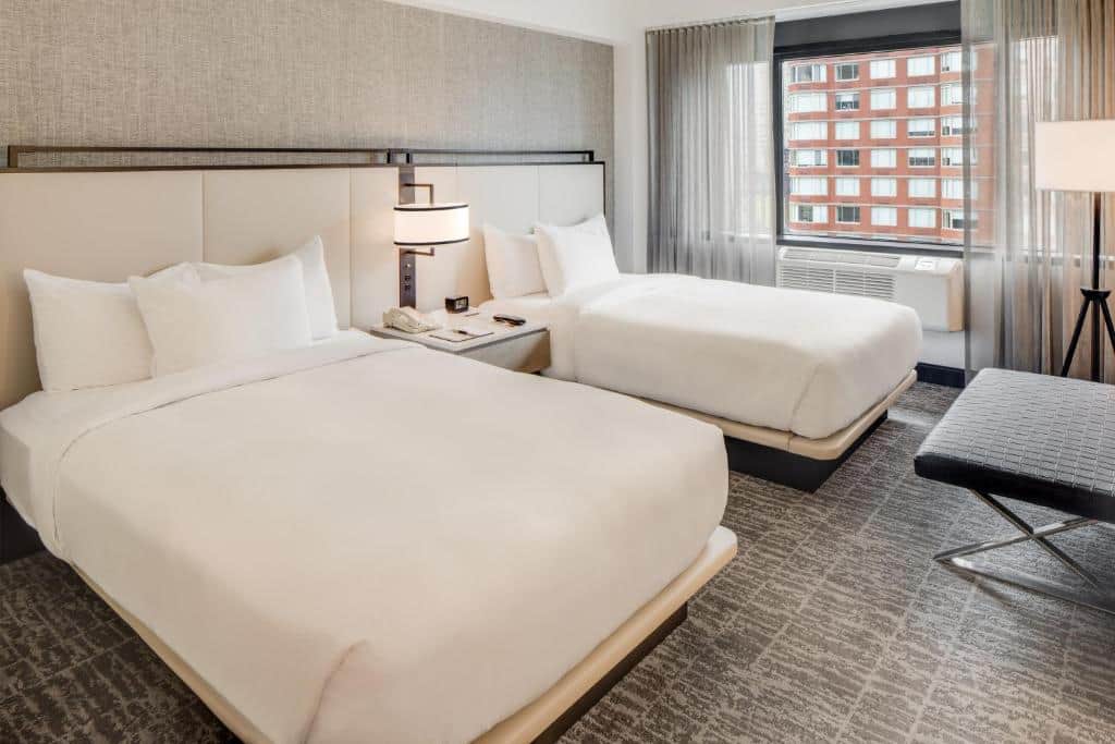 DoubleTree by Hilton Hotel & Suites Jersey City