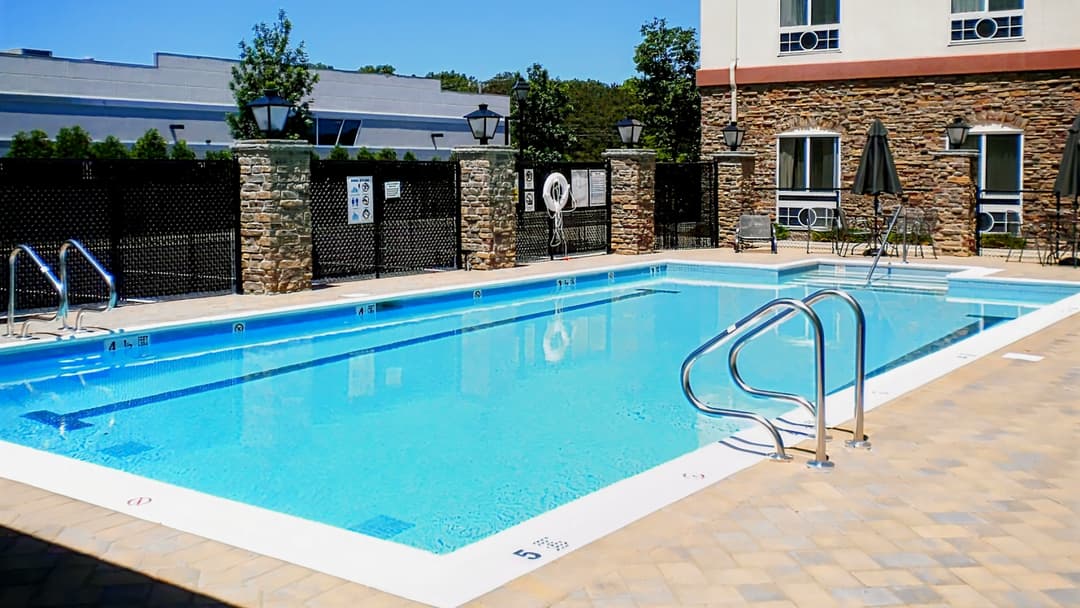 Holiday Inn Express Hotel & Suites East End