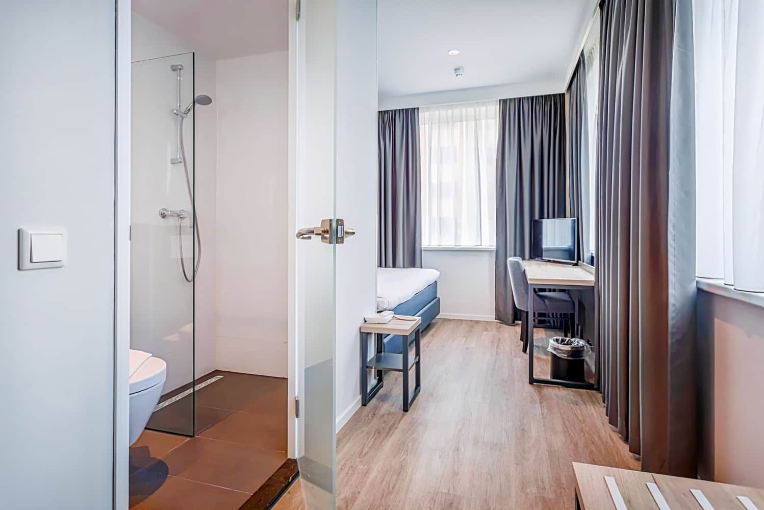 Joy hotel