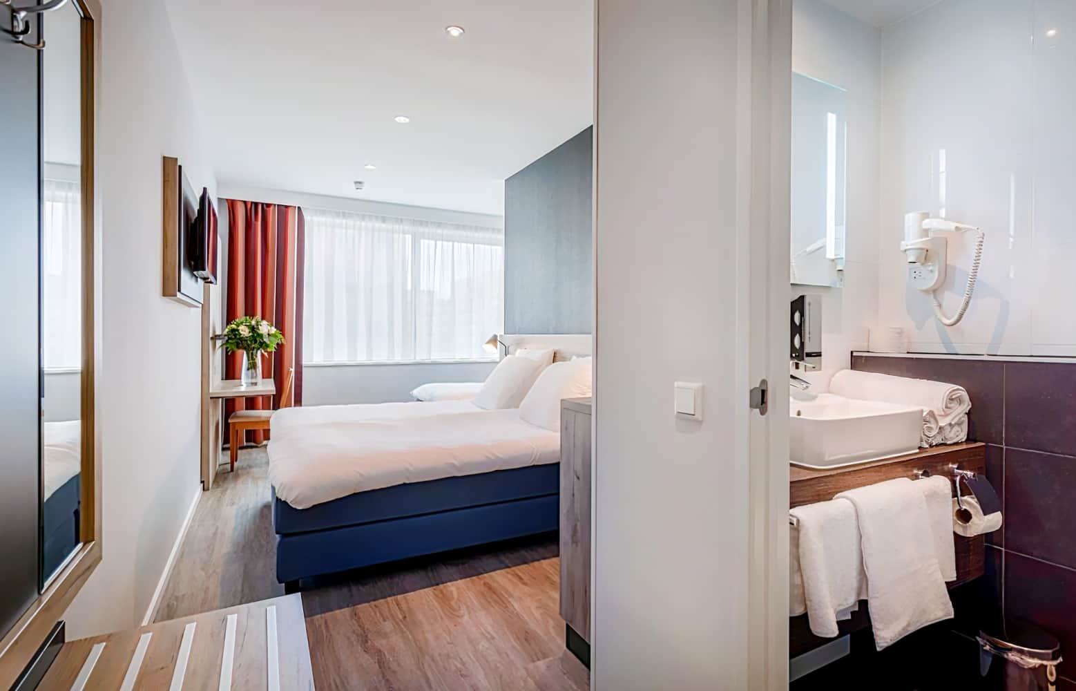 Joy hotel