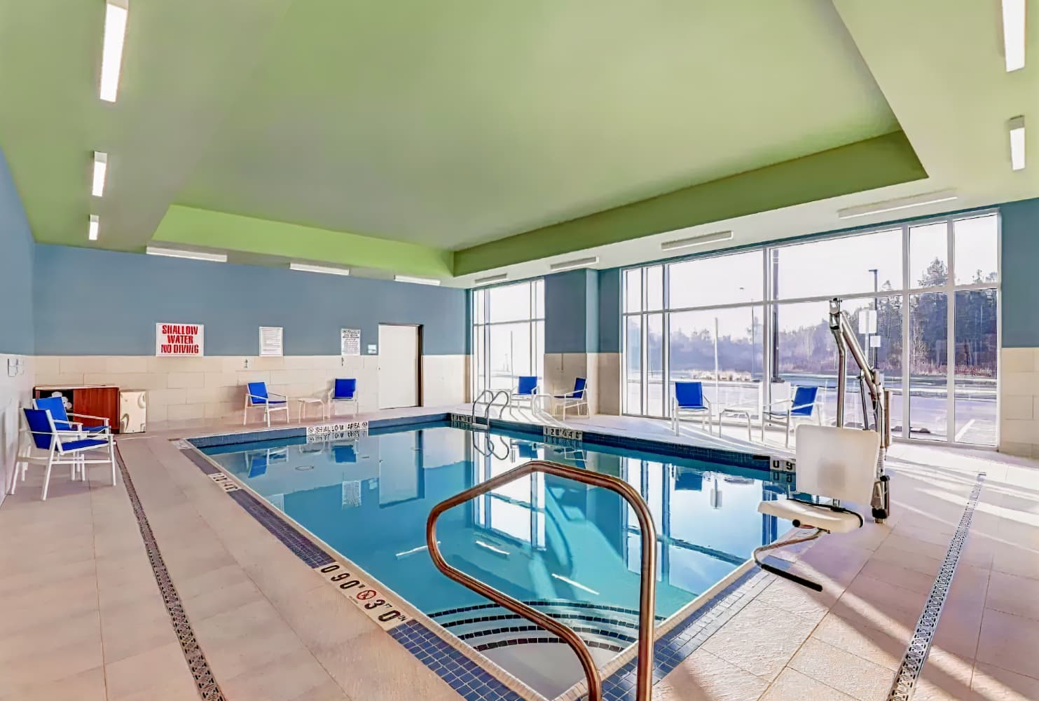 Holiday Inn Express Kingston West