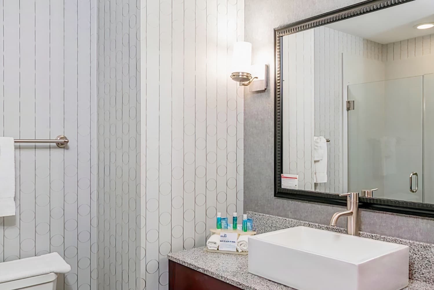 Holiday Inn Express & Suites Columbus - Polaris Parkway