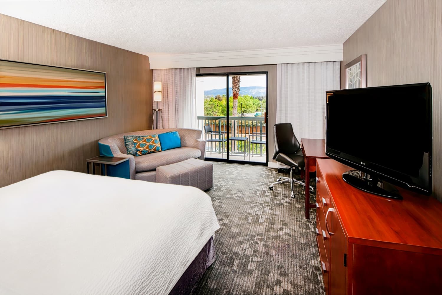 Courtyard by Marriott Oakland Airport