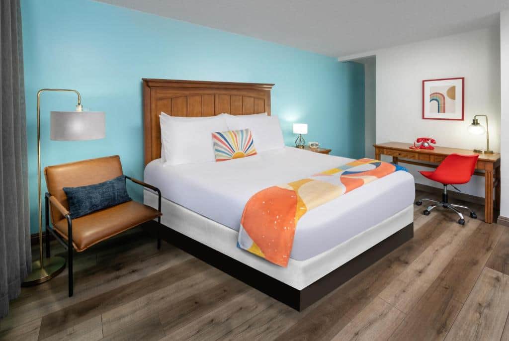 The Sojourn Los Angeles – Sherman Oaks