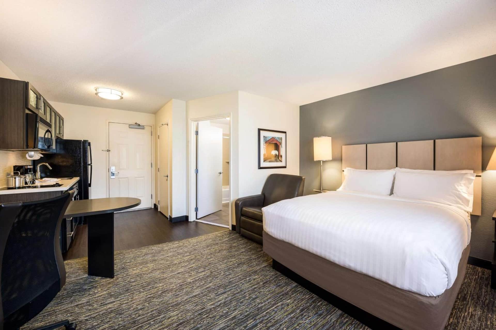 Sonesta Simply Suites Huntsville Research Park