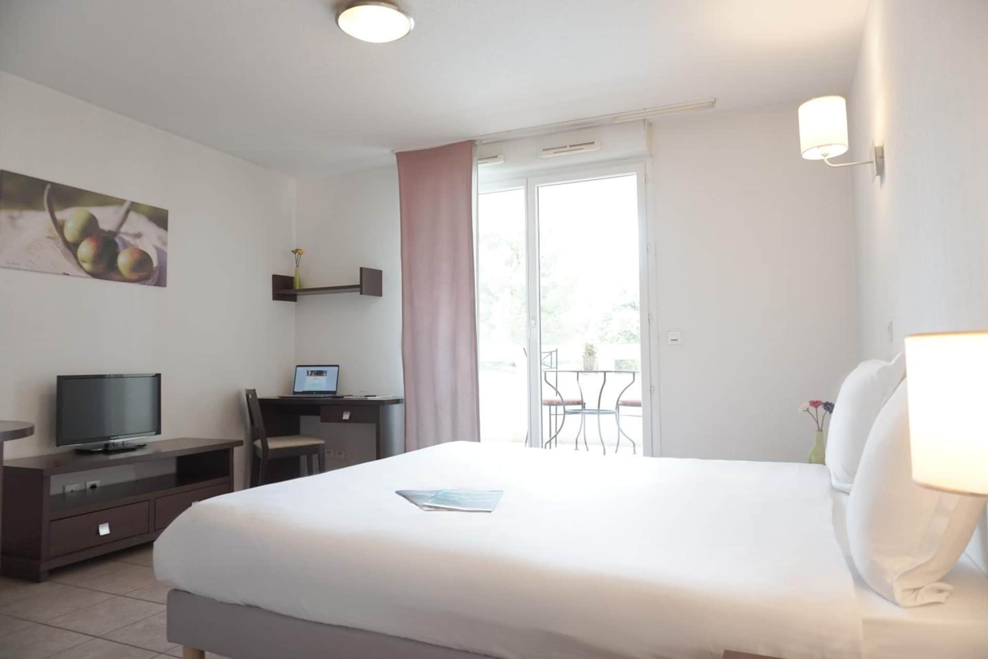 Zenitude Hôtel-Résidences Toulon Six Fours