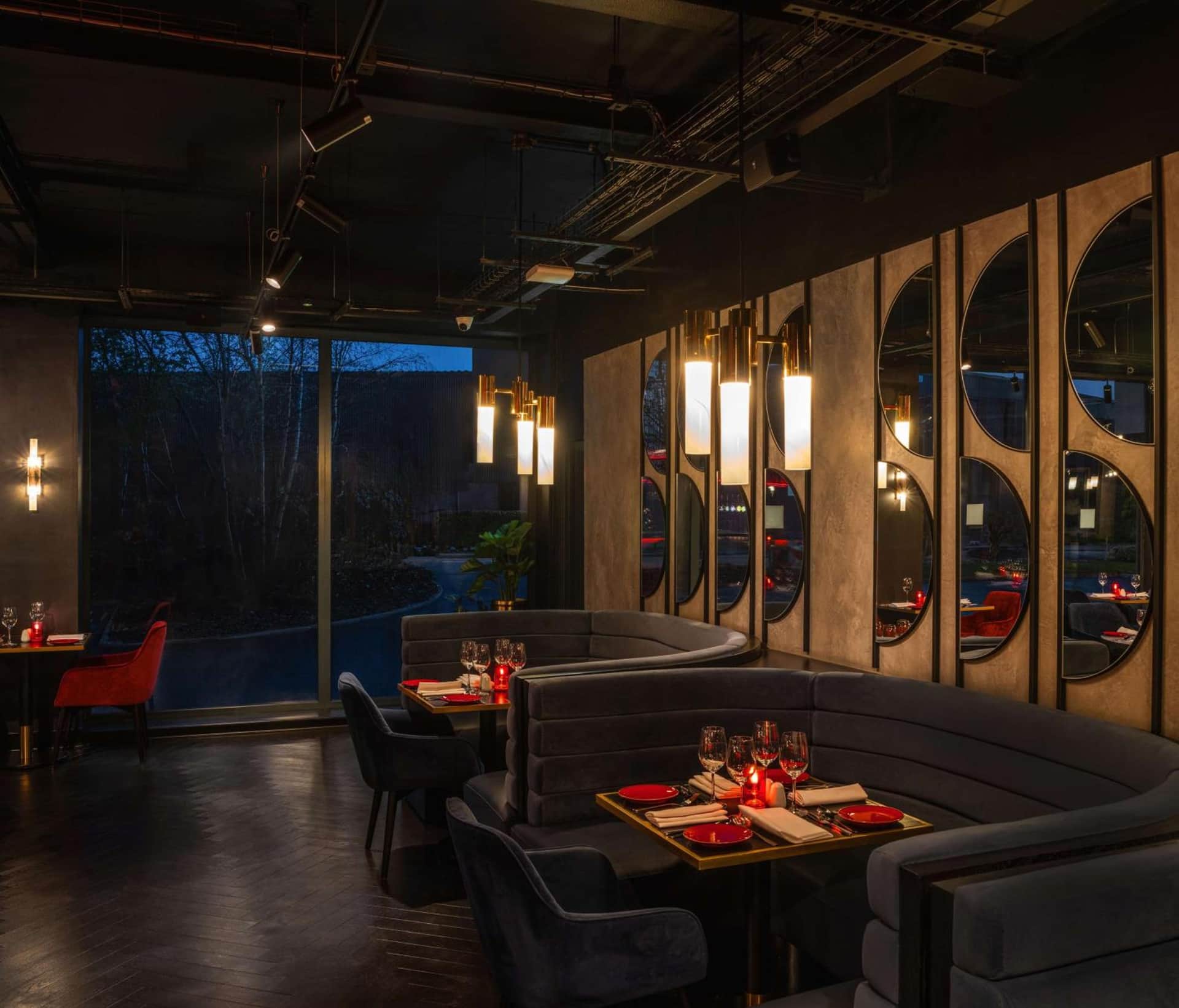 Radisson RED London Gatwick Airport