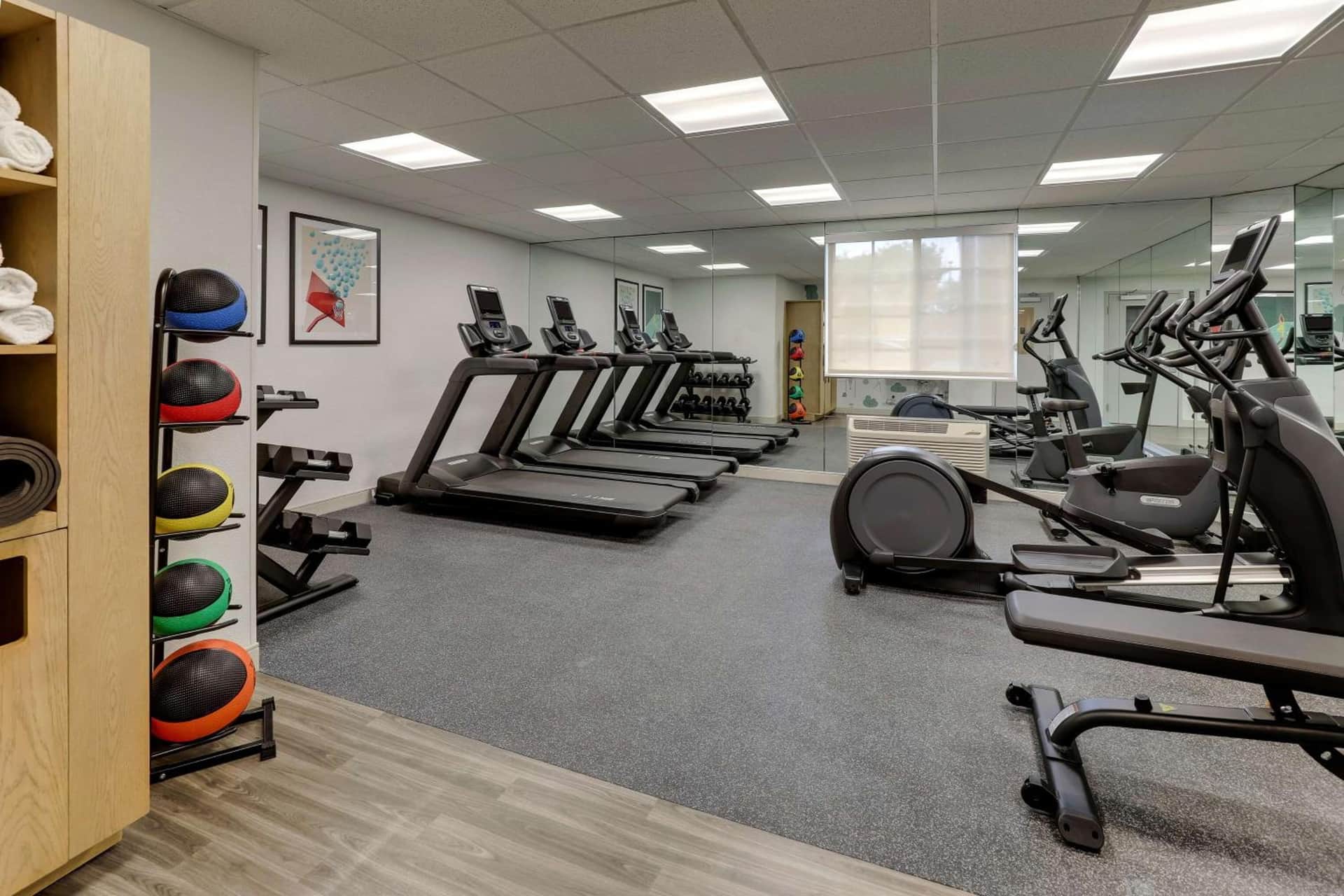 Sonesta Simply Suites Miami Airport Doral