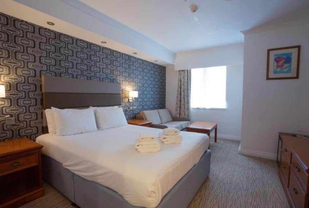 Tong Park Hotel