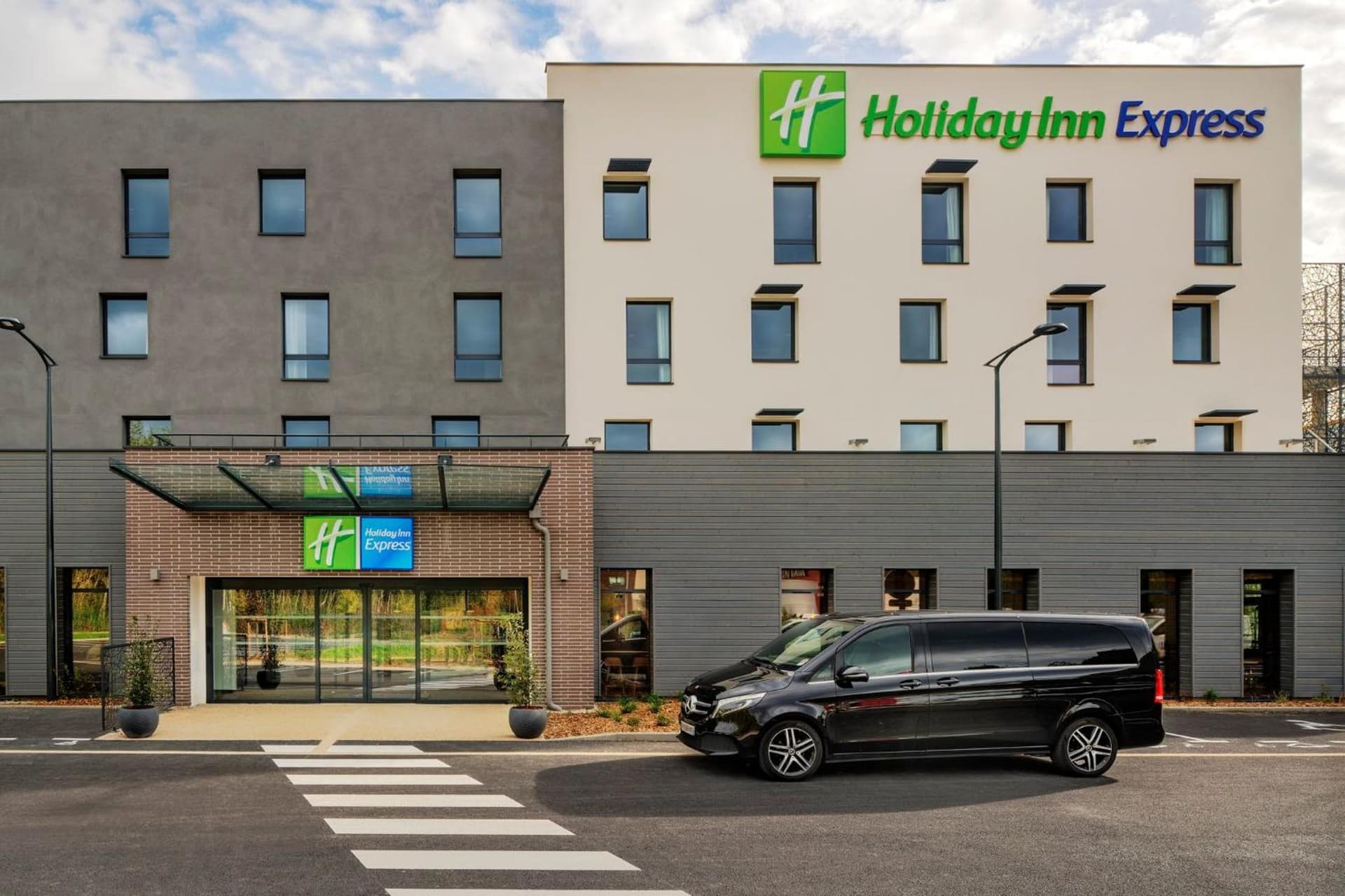 Holiday Inn Express - Marne-la-Vallée Val d'Europe, an IHG Hotel