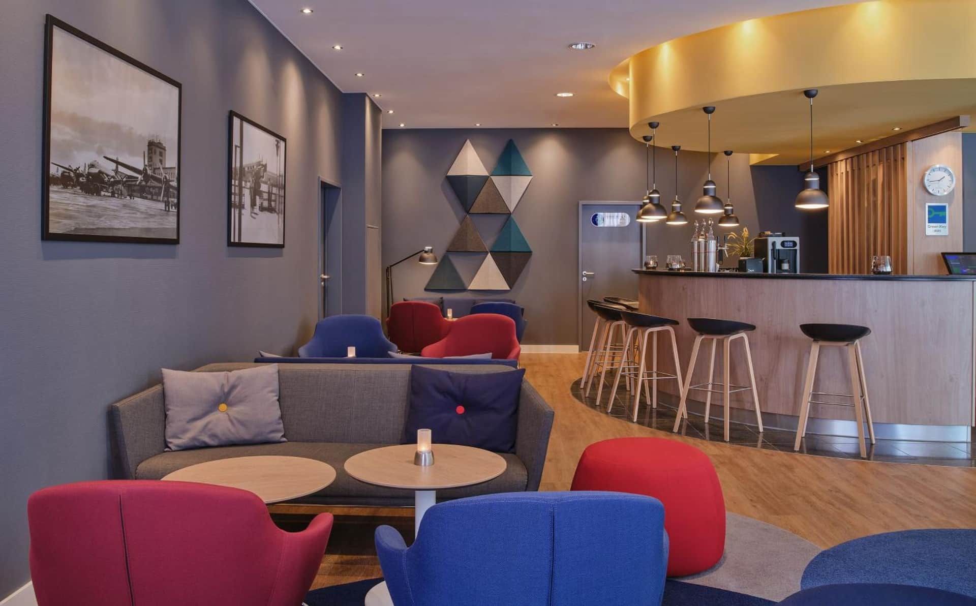 Holiday Inn Express Frankfurt Airport, an IHG Hotel