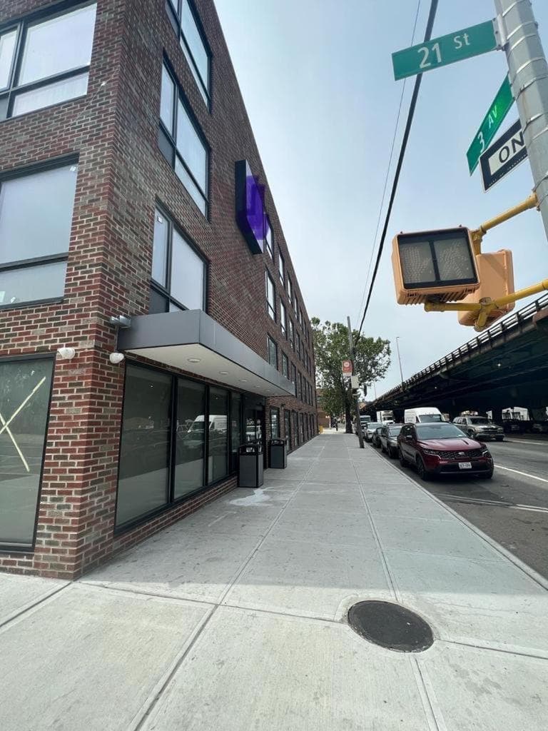 Red Roof Plus 3rd Avenue Brooklyn