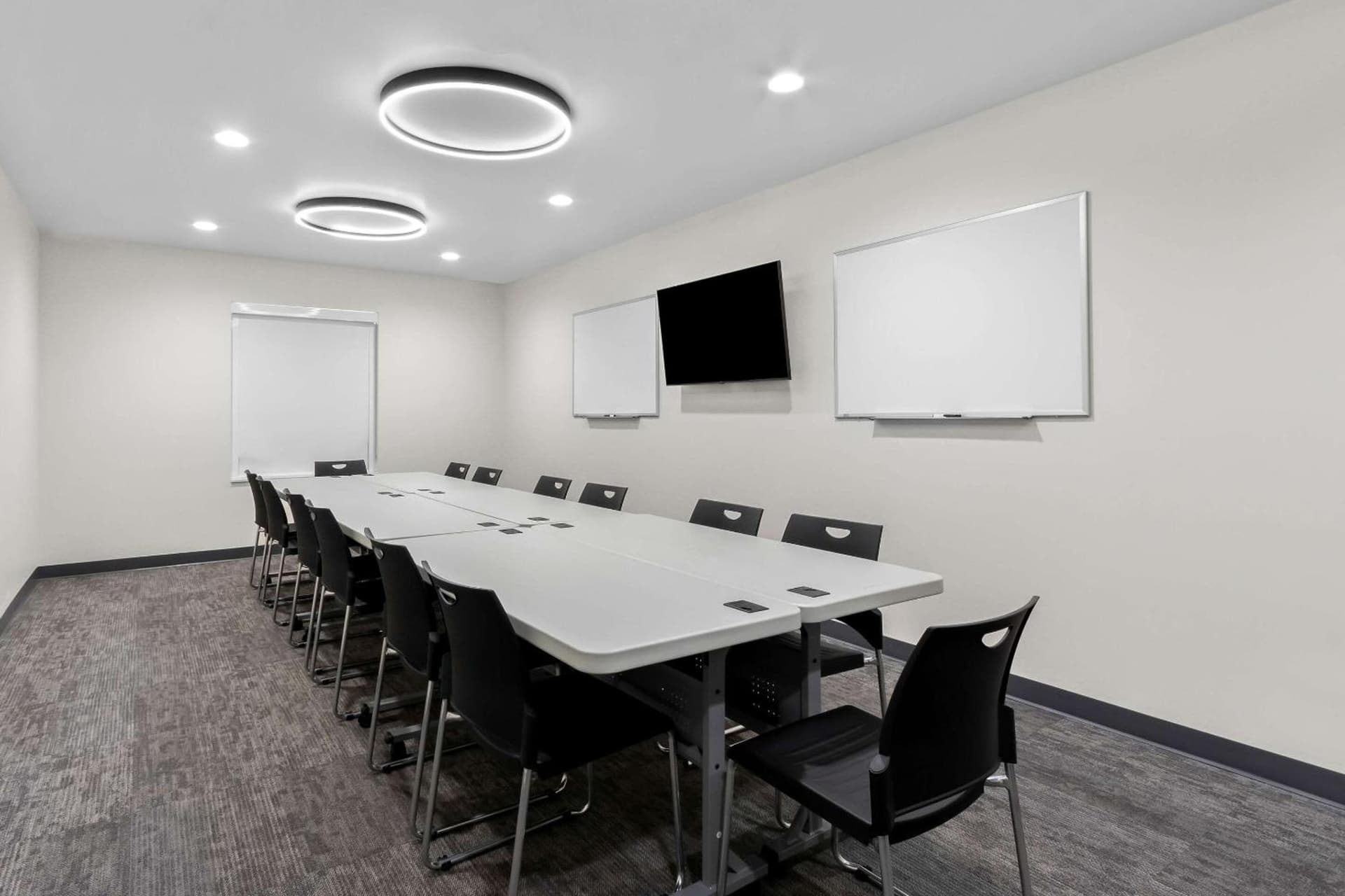Everhome Suites Glendale Sports Entertainment District