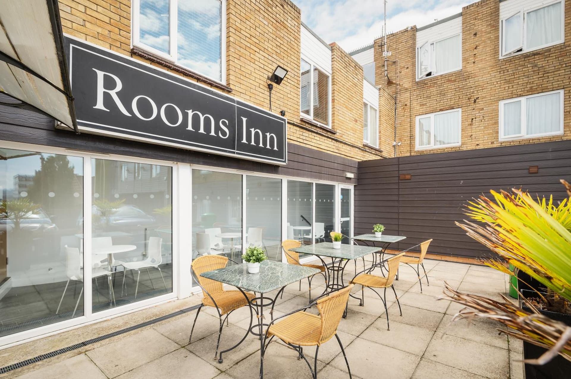 Rooms Inn