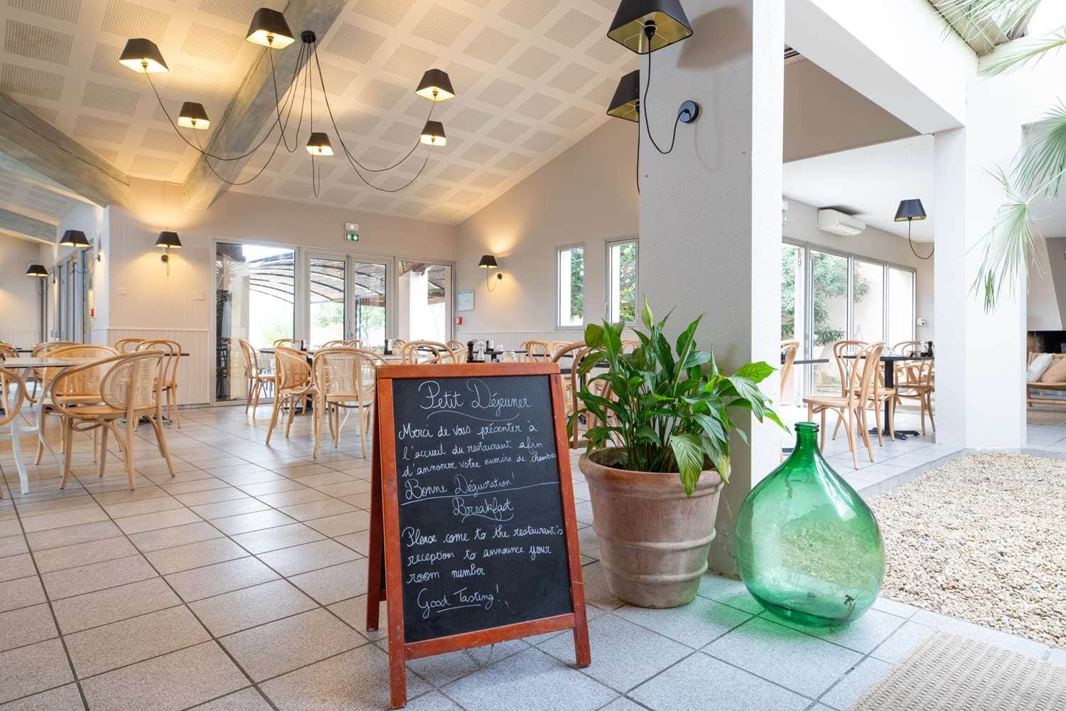 Golden Tulip Avignon Le Paradou