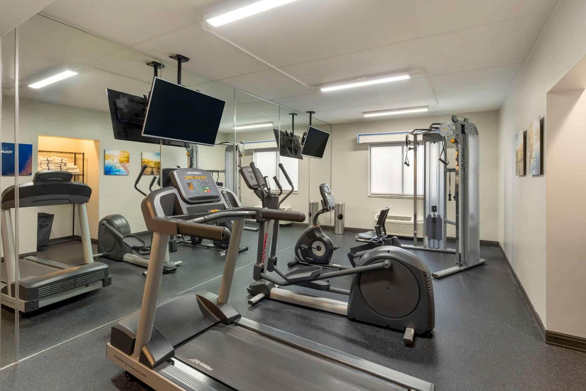 Comfort Inn & Suites Mundelein-Vernon Hills