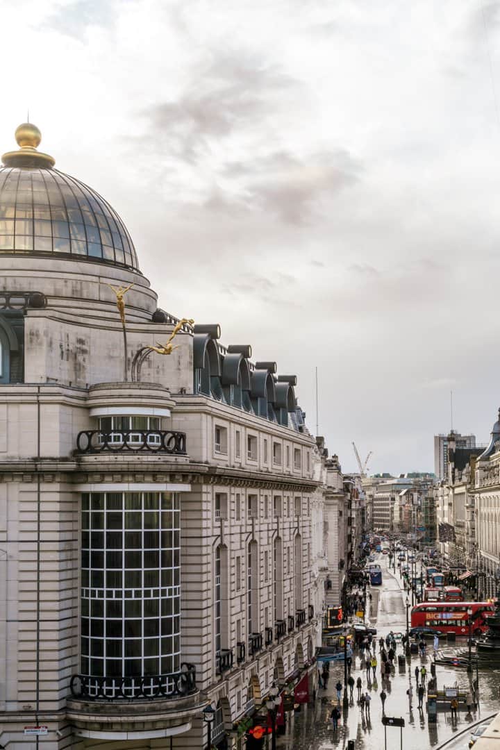 Zedwell Capsule Piccadilly Circus