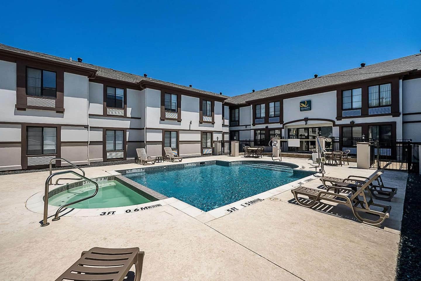 Quality Inn & Suites Irving DFW Airport South