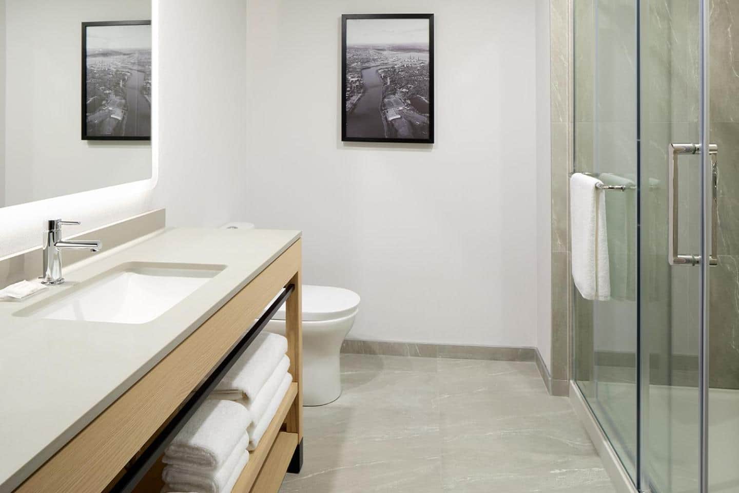 Hyatt Place Montreal Airport