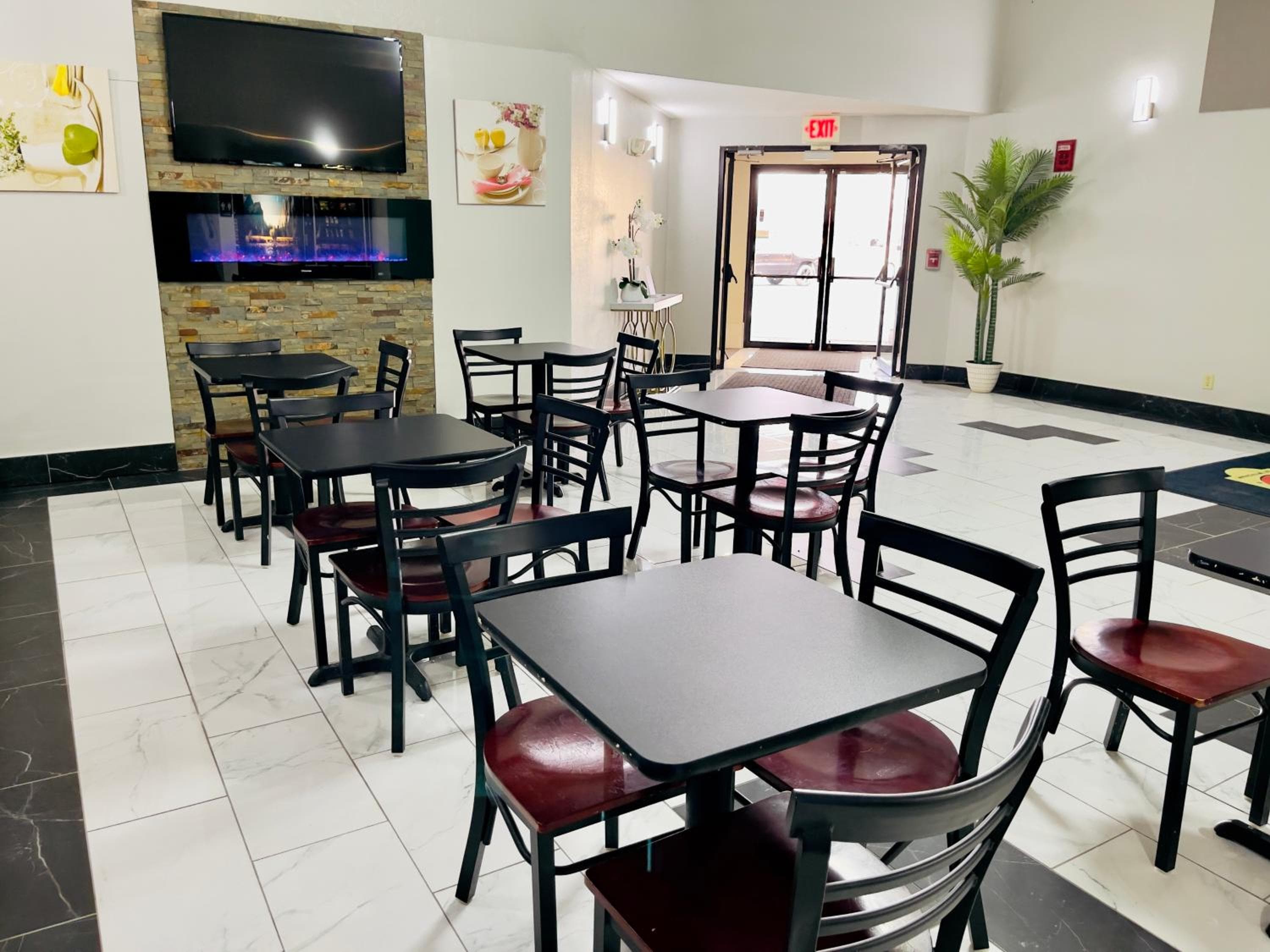 Super 8 by Wyndham Shakopee