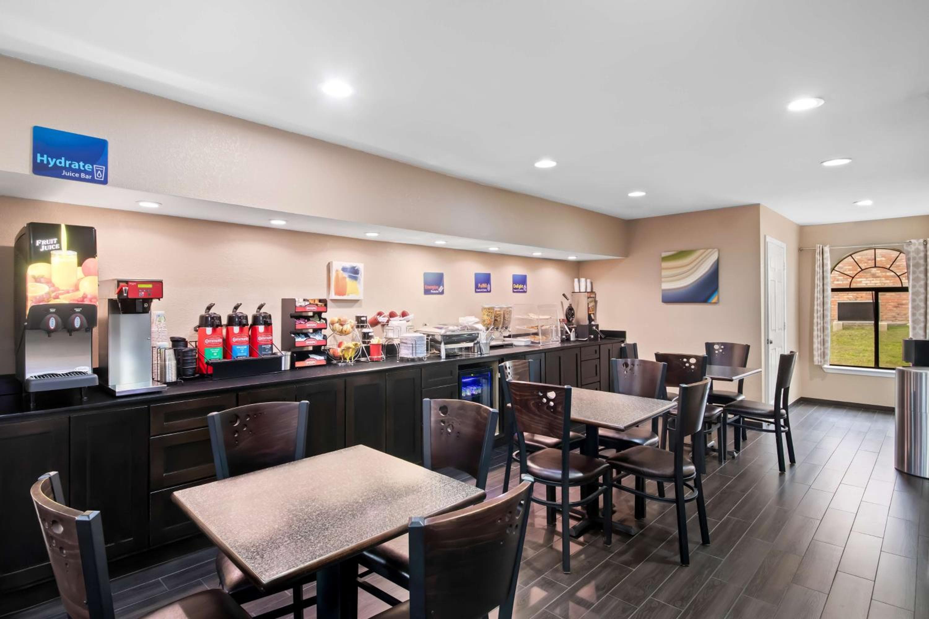 Best Western Cedar Inn