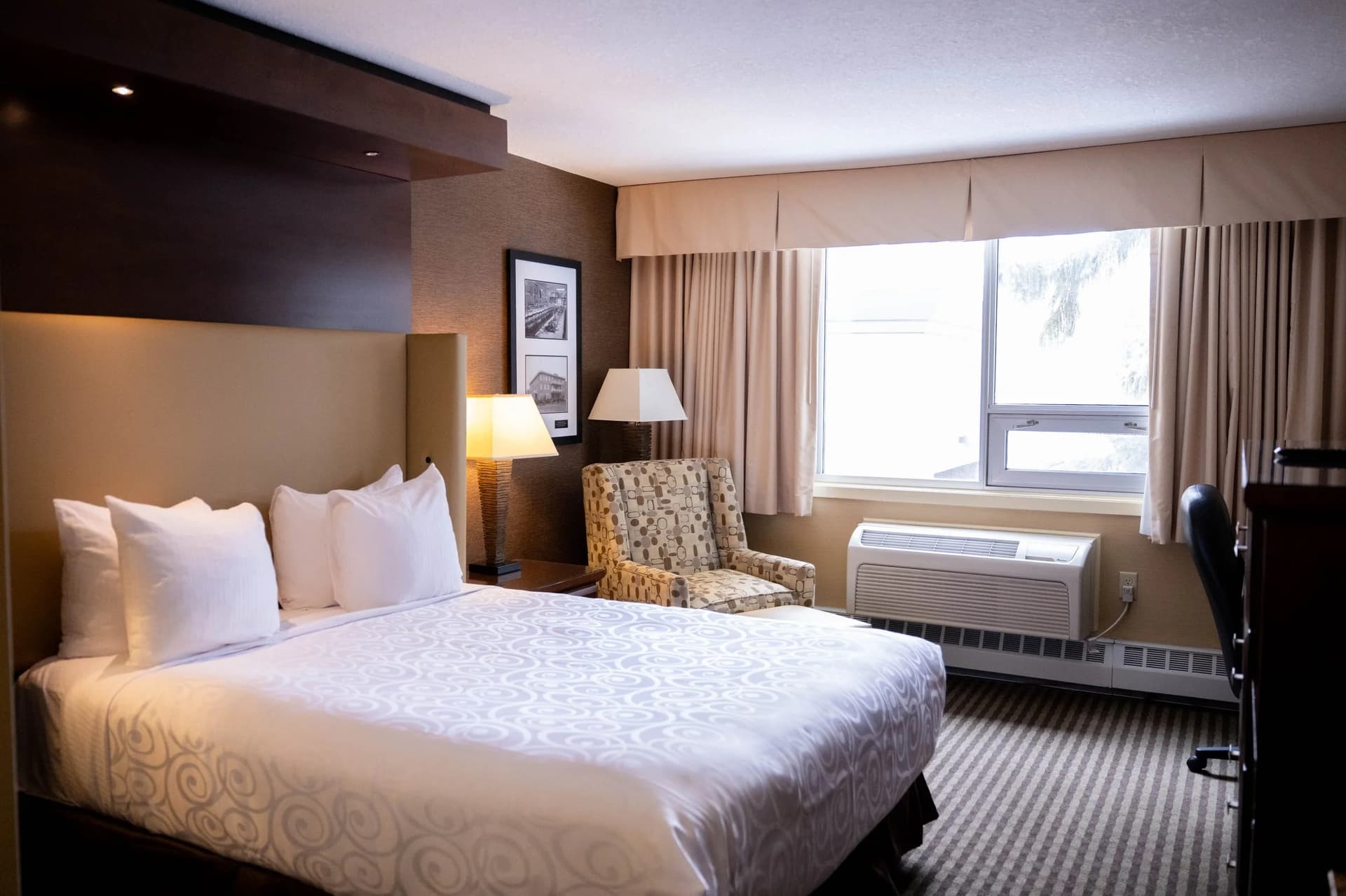 Best Western Premier Denham Inn & Suites