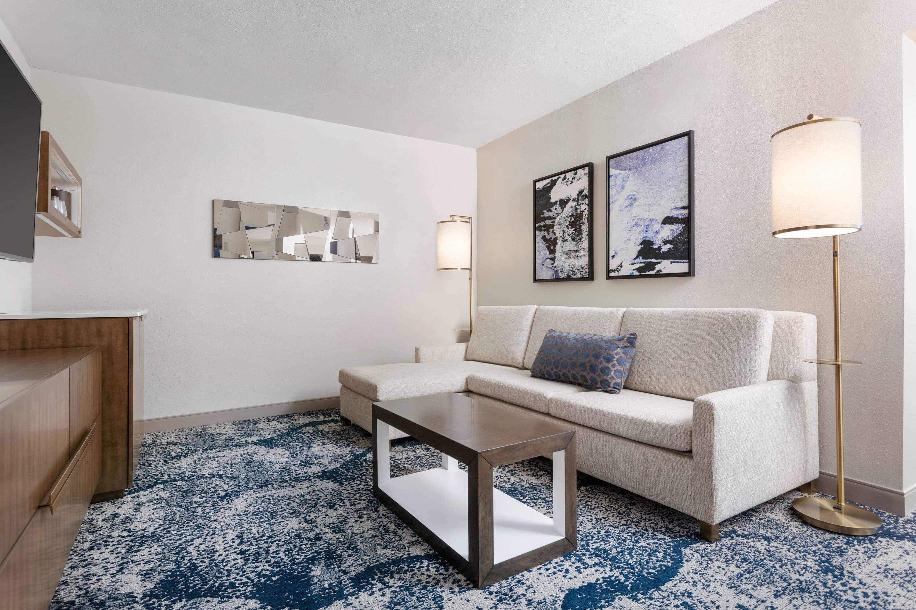 Delta Hotels by Marriott Virginia Beach Waterfront Suites