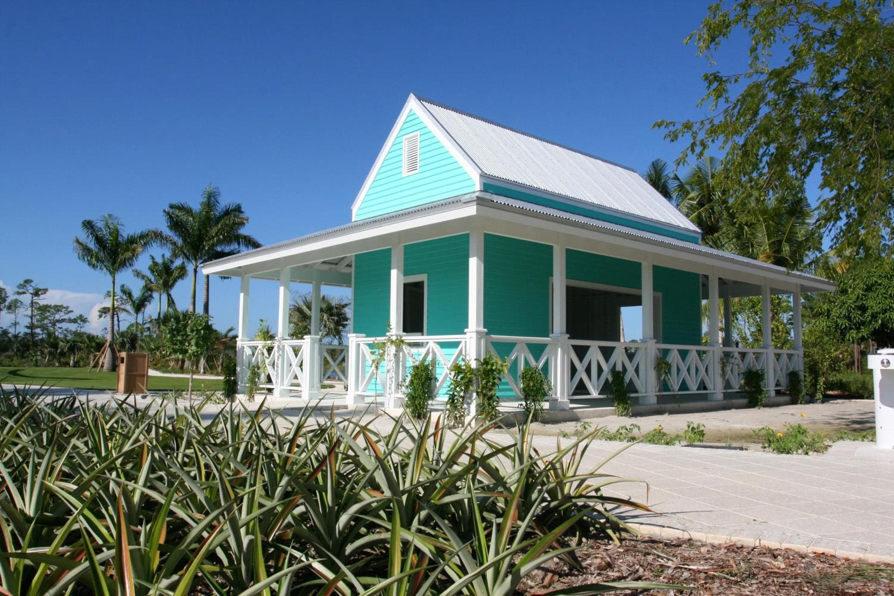 Holiday Inn Express & Suites - Naples Downtown - 5th Avenue