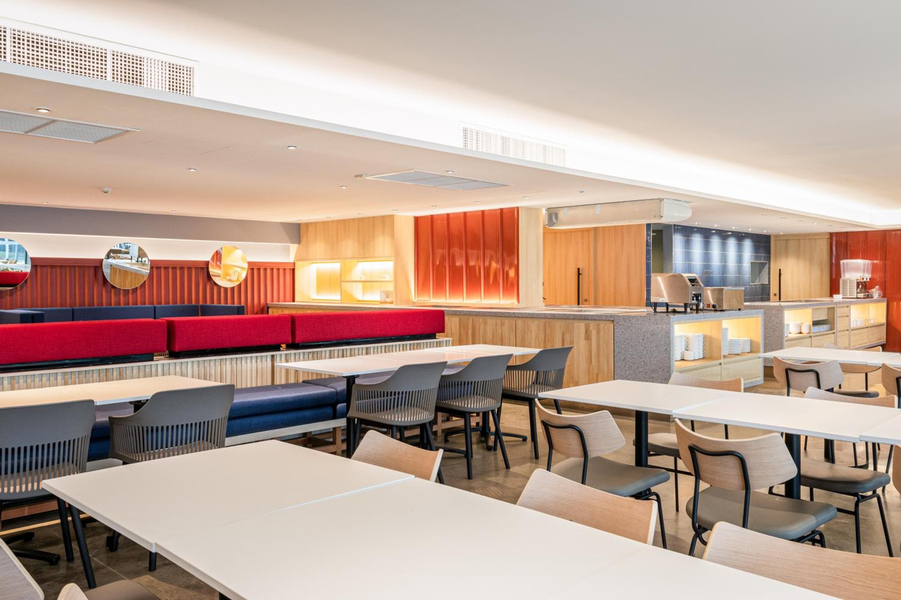 Blue Hippo & Red Crocodile Hotel