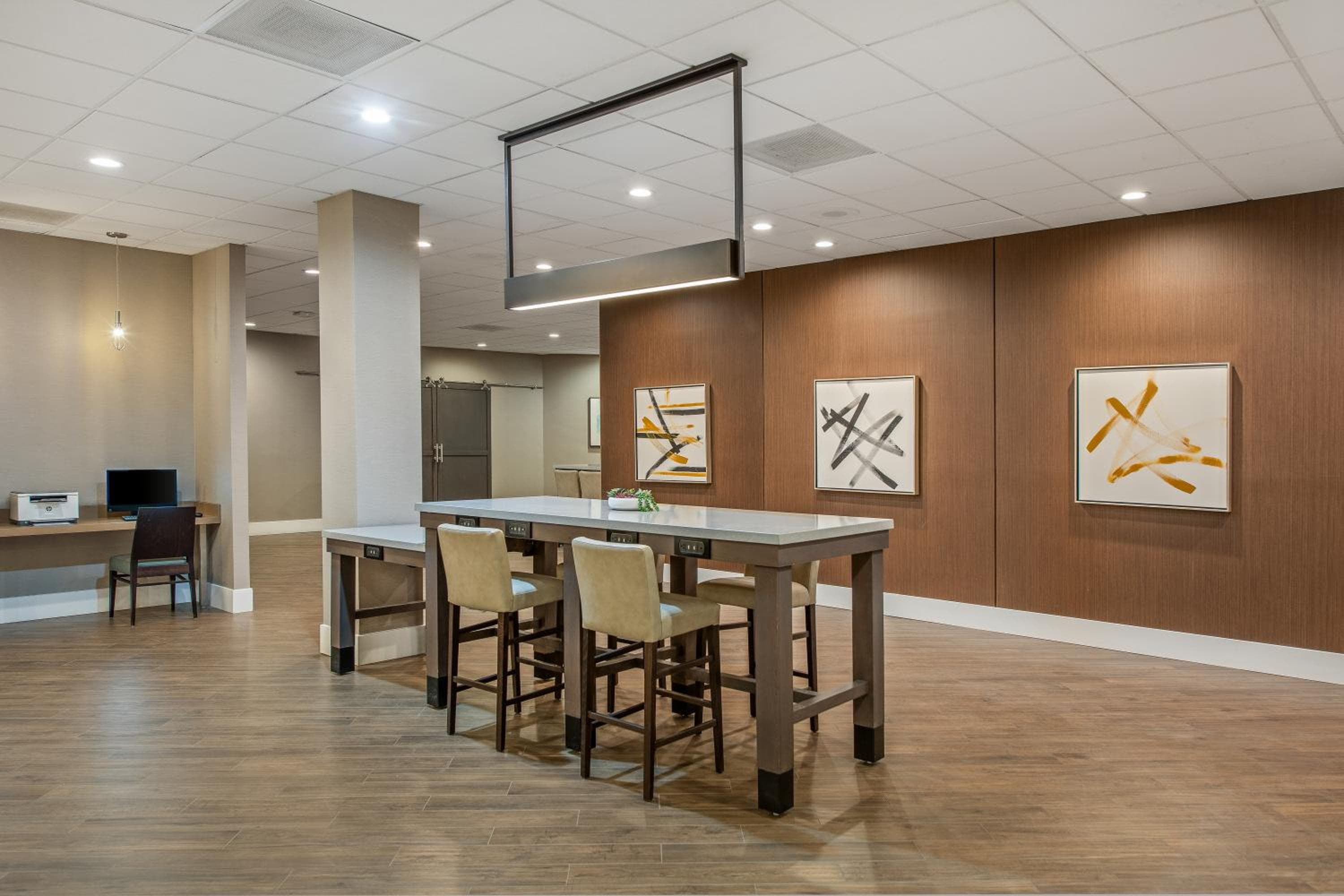 Staybridge Suites - Oxnard - River Ridge