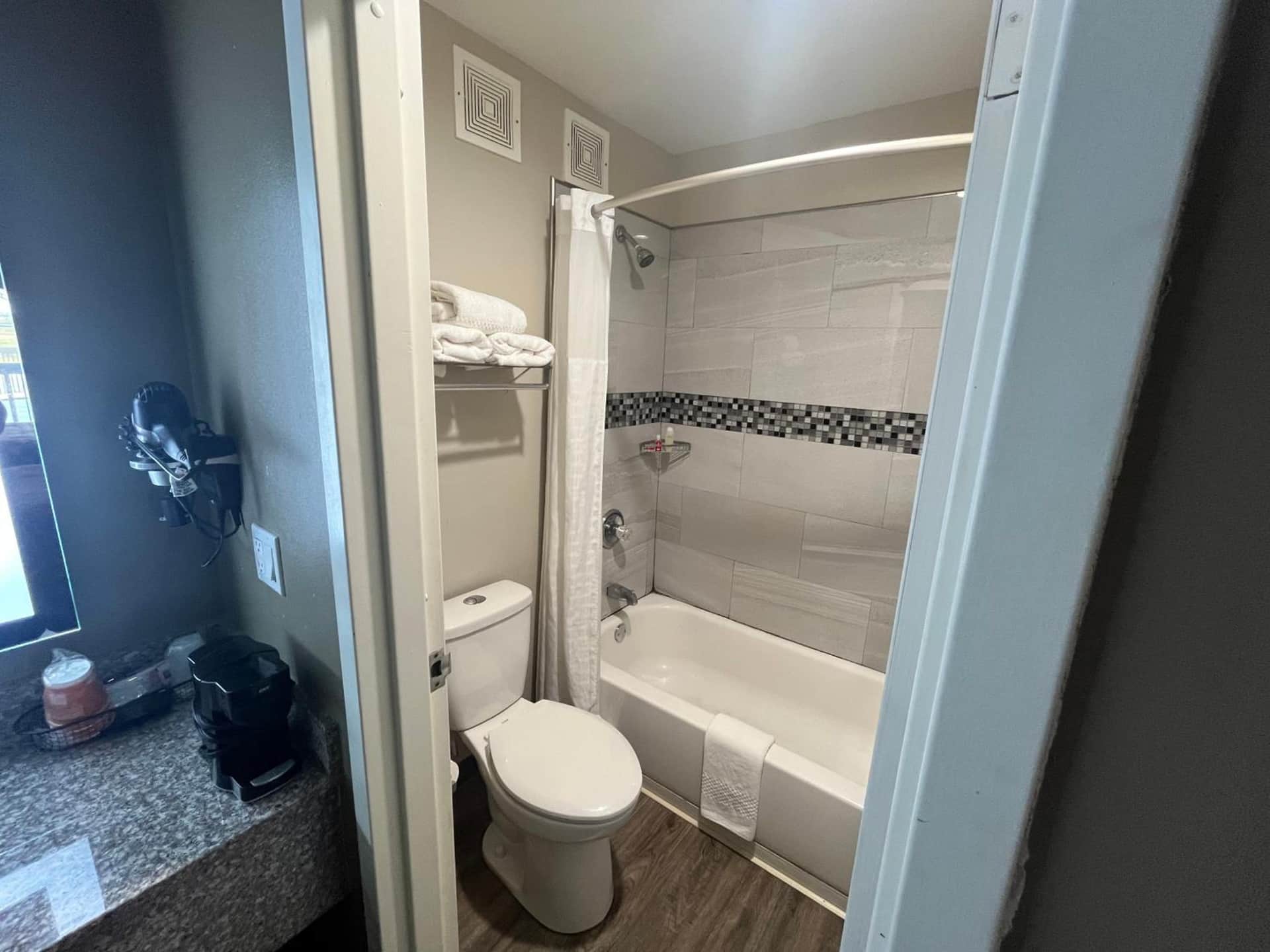 Econo Lodge Inn & Suites Murfreesboro Shopping District