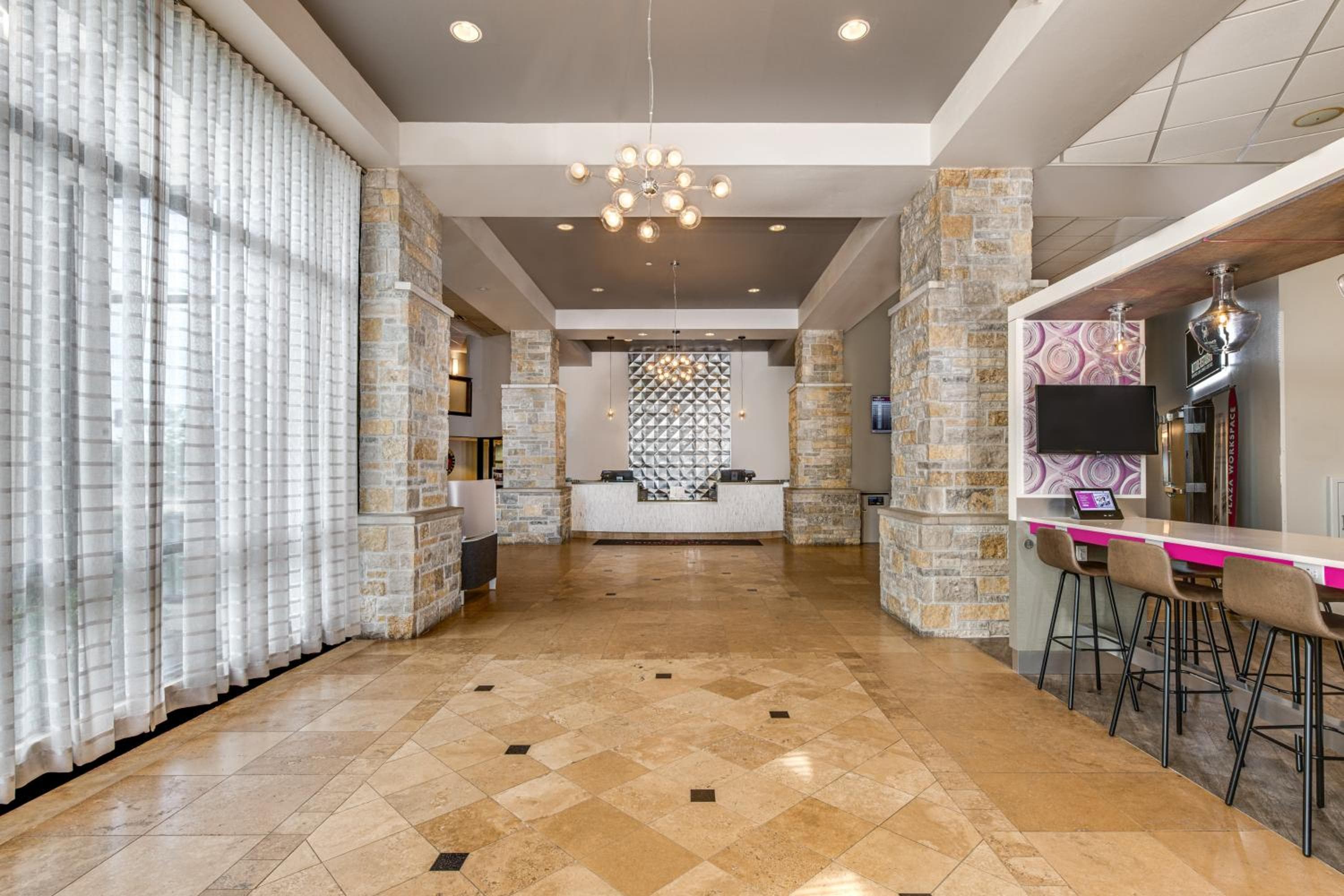 Crowne Plaza Milwaukee Airport by IHG